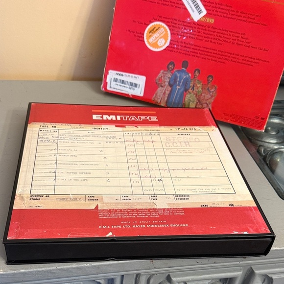 The Beatles Sgt. Pepper's Anniversary Edition 6 Disc Super Deluxe Album Box - Picture 6 of 16